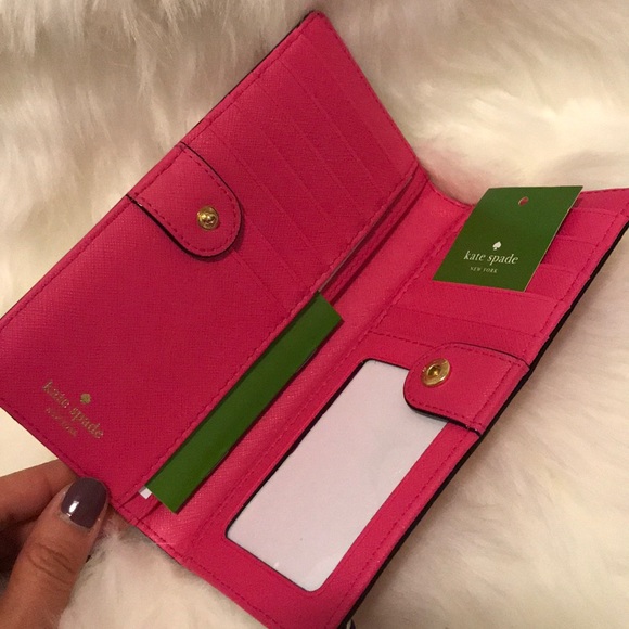 ❌SOLD❌SALE! Kate spade Stacy wallet - Picture 2 of 3